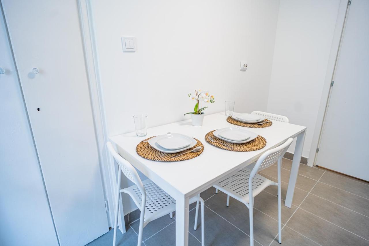 Spacious Newly Renovated 2Br Apartments With Balcony Boekarest Buitenkant foto