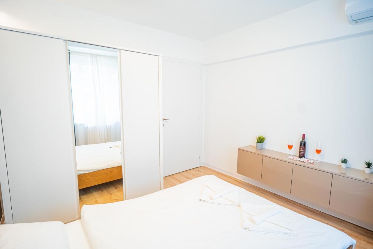 Spacious Newly Renovated 2Br Apartments With Balcony Boekarest Buitenkant foto