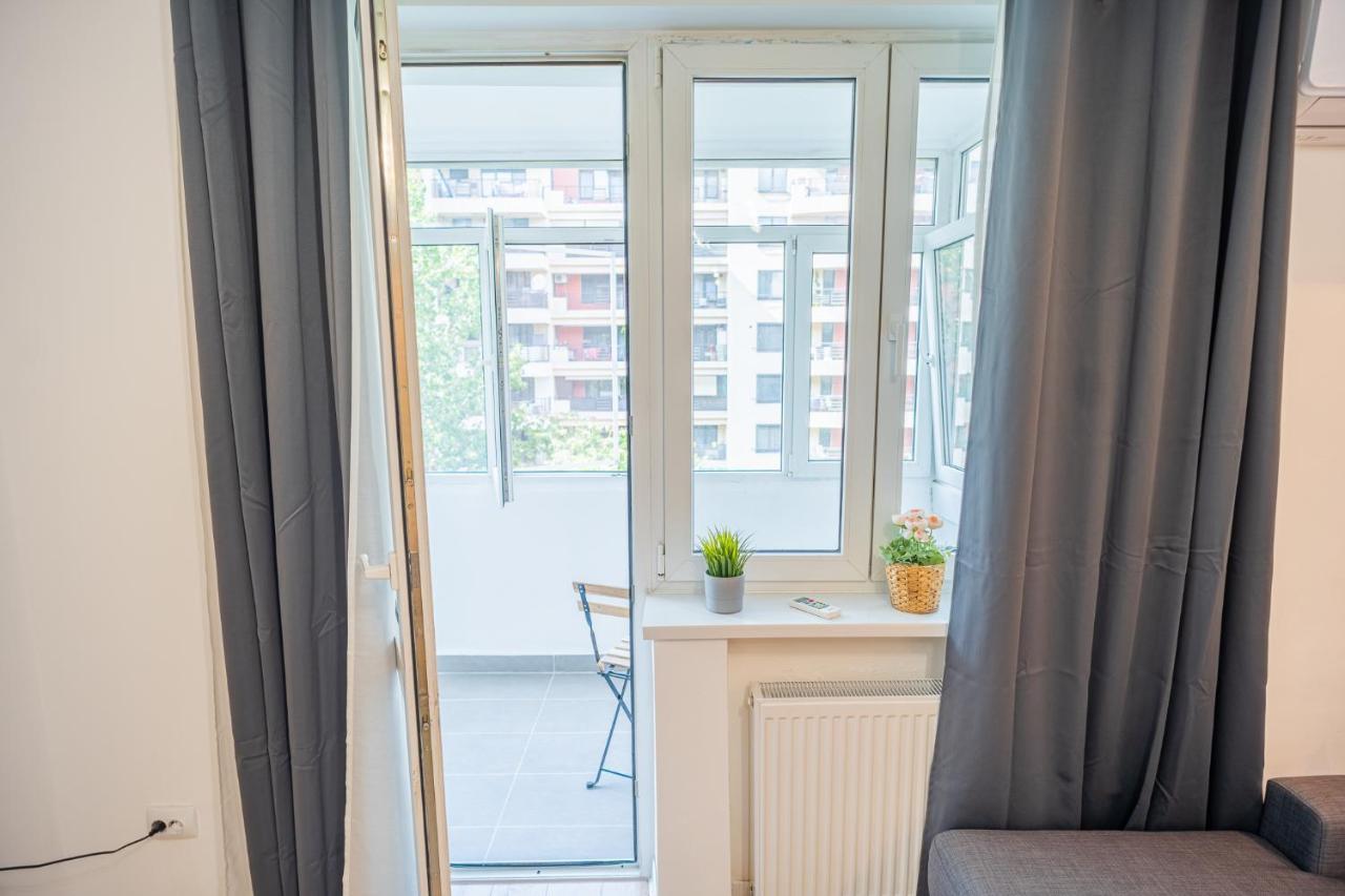 Spacious Newly Renovated 2Br Apartments With Balcony Boekarest Buitenkant foto