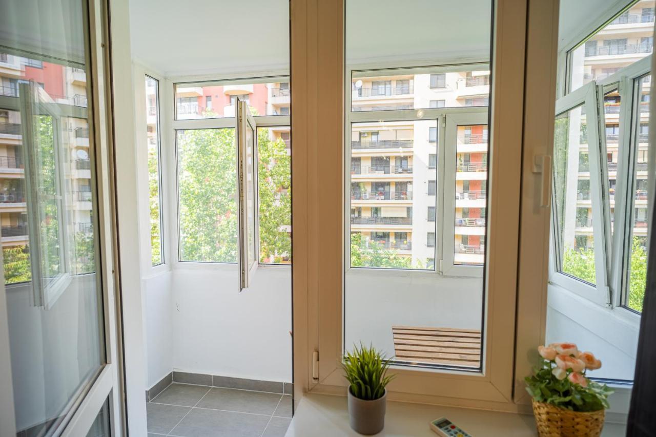 Spacious Newly Renovated 2Br Apartments With Balcony Boekarest Buitenkant foto