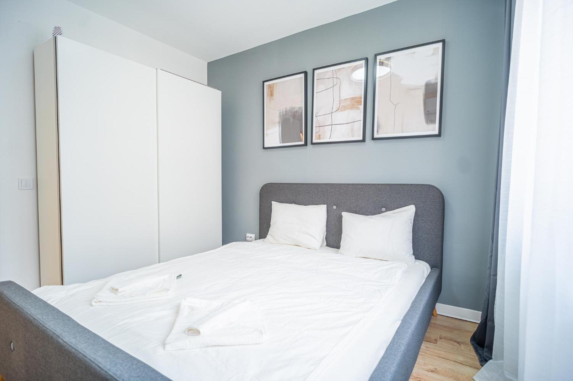 Spacious Newly Renovated 2Br Apartments With Balcony Boekarest Buitenkant foto